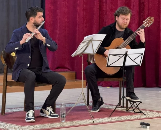 Koncert instrumental i Grande Duo-s për flaut dhe kitarë në Shkollën Artistike “Prenkë Jakova”